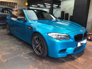 BMW M5 Gloss Atomic Teal by Impressive Wrap 2017 года (JP)